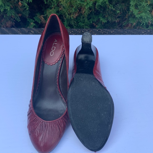 Leather pumps with thick heel - Picture 2 of 3